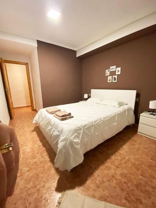 Rooms In Spacious Beach Flat In Valencia Exteriör bild