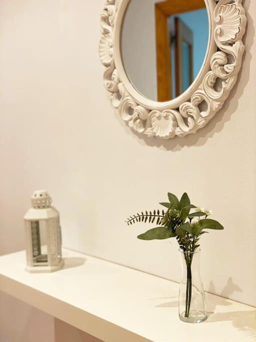 Rooms In Spacious Beach Flat In Valencia Exteriör bild
