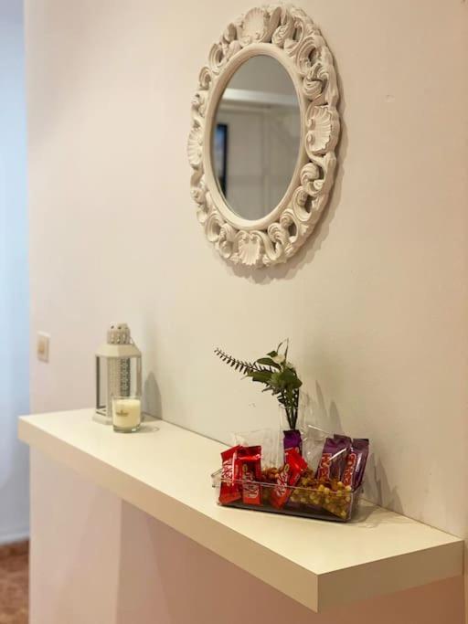 Rooms In Spacious Beach Flat In Valencia Exteriör bild