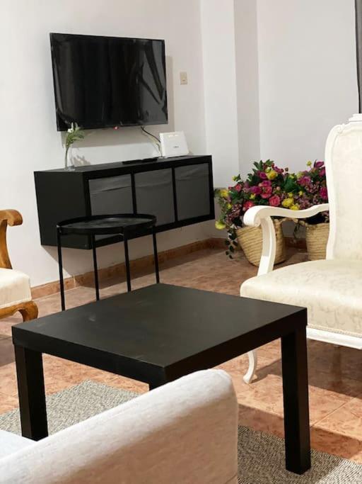 Rooms In Spacious Beach Flat In Valencia Exteriör bild