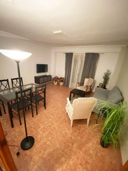 Rooms In Spacious Beach Flat In Valencia Exteriör bild