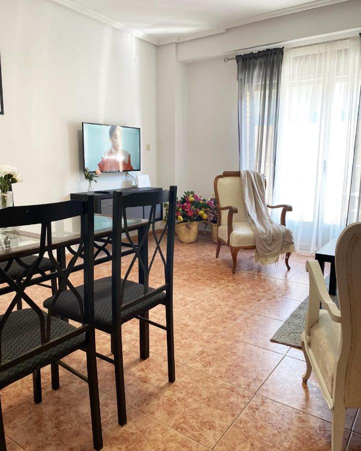 Rooms In Spacious Beach Flat In Valencia Exteriör bild