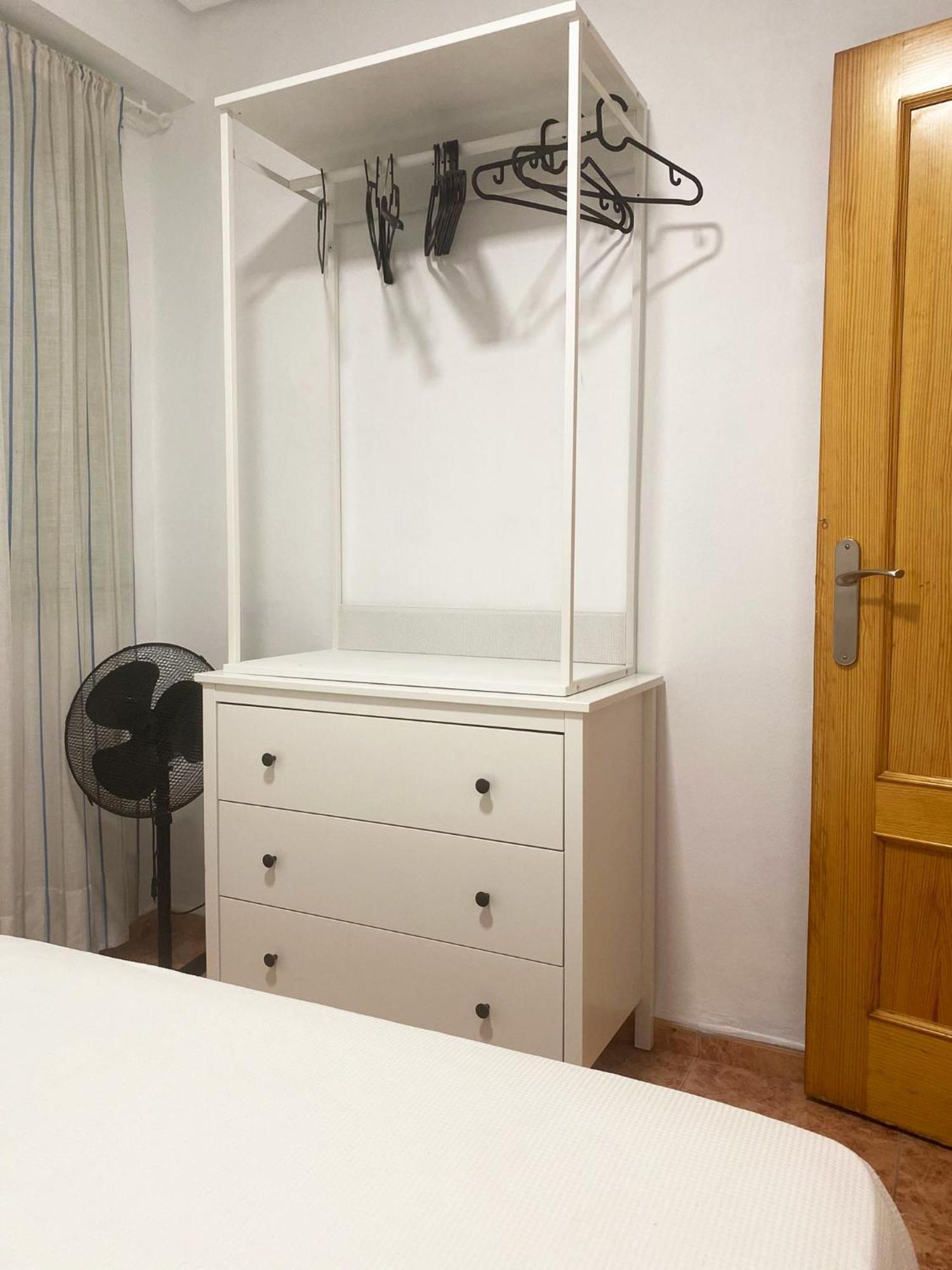 Rooms In Spacious Beach Flat In Valencia Exteriör bild